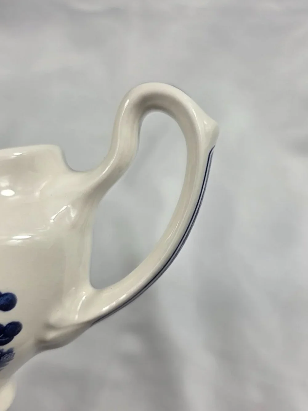 Churchill Willow Blue Gravy Boat Georgian Shape Earthenware England